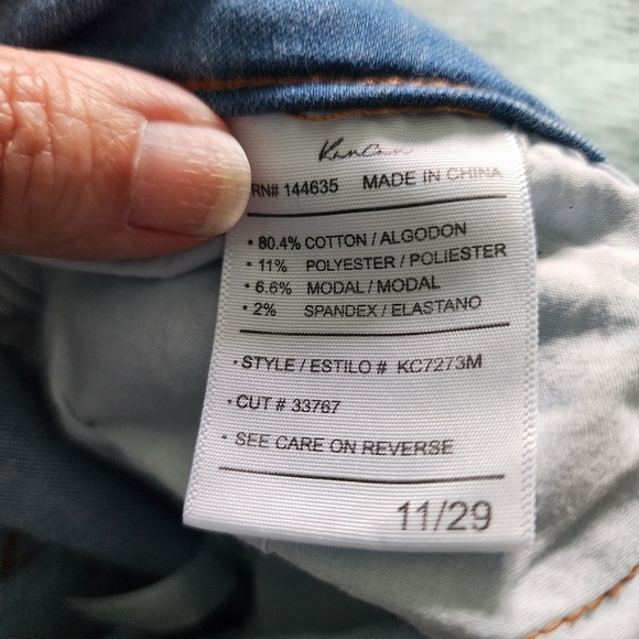 Kancan Button High Rise Fly Light wash Distressed Jeans Raw Hem Size 11/29 - Picture 12 of 12